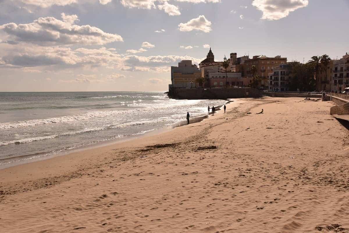Platja de Sant Sebastià, Springtime